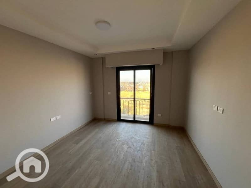 9 19d971cb-551f-4e8b-b63a-d6b62e491d29. jpg