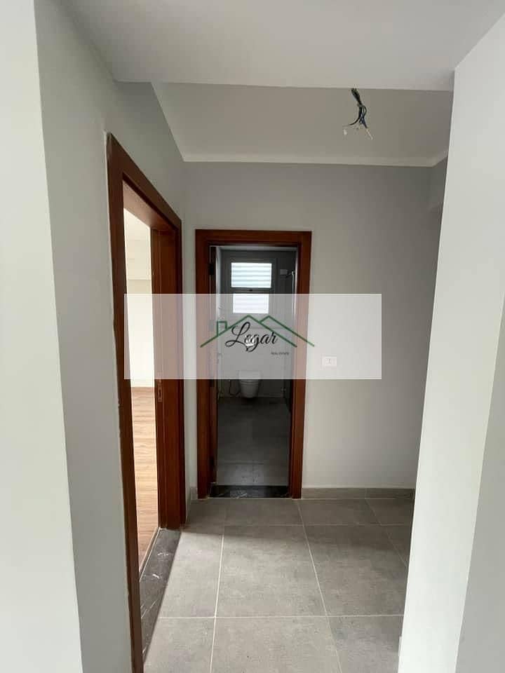 7 18be3d40-6ed7-4761-ae7c-0204d3c4a072. jpg