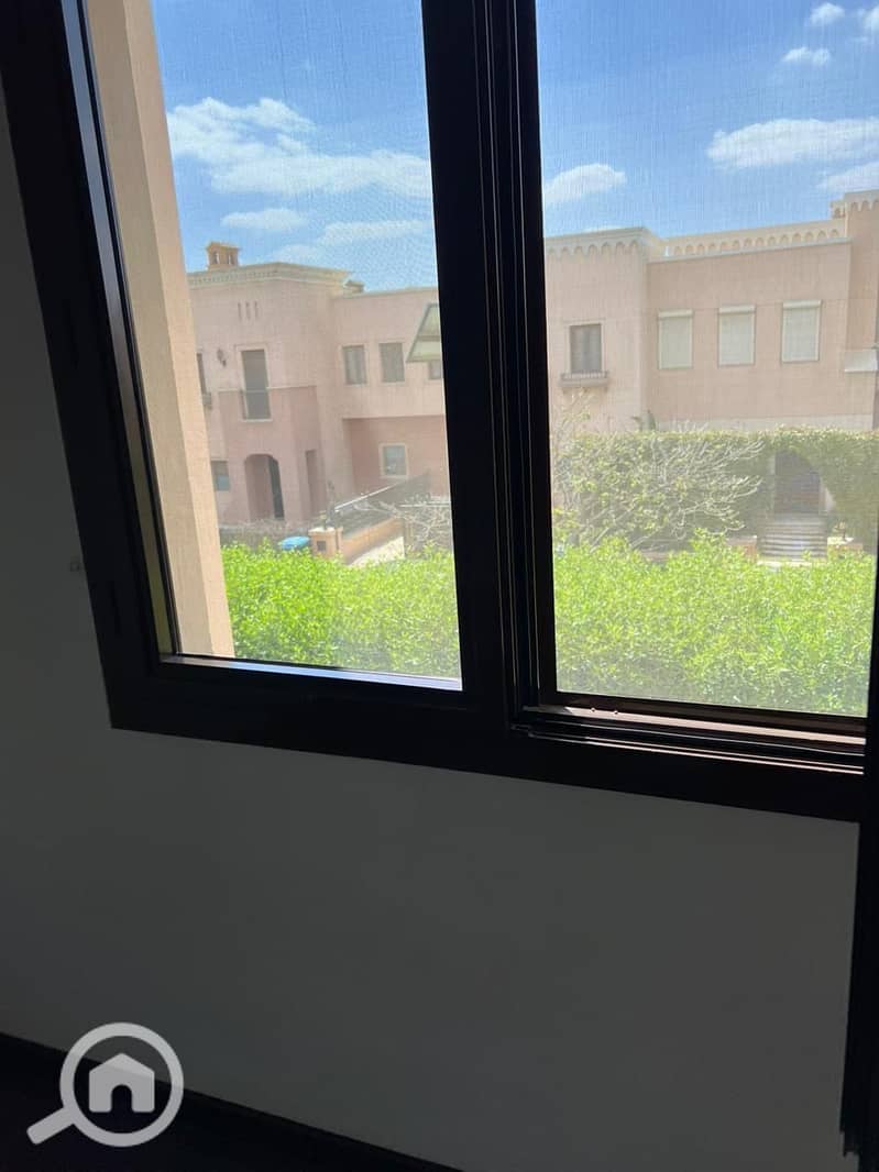 10 f0a6c662-d29e-46b5-86d5-041023306723. jpeg