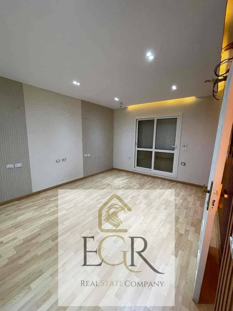 4 bf2d28dc-5ee5-4cd3-bd22-ec1e010a9c86. jpg