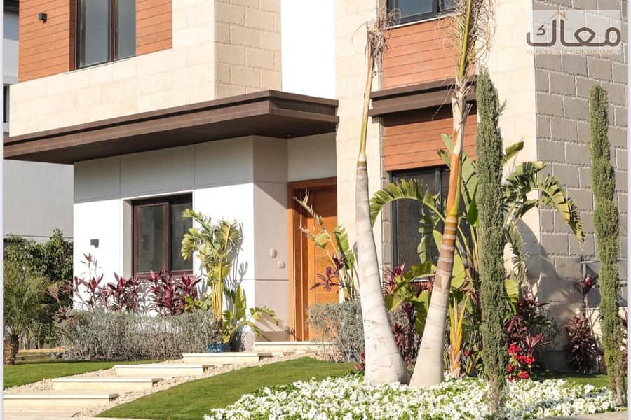 9 a237fd5a-c3db-44a2-8d92-5efb6d1e7fa6. jpg