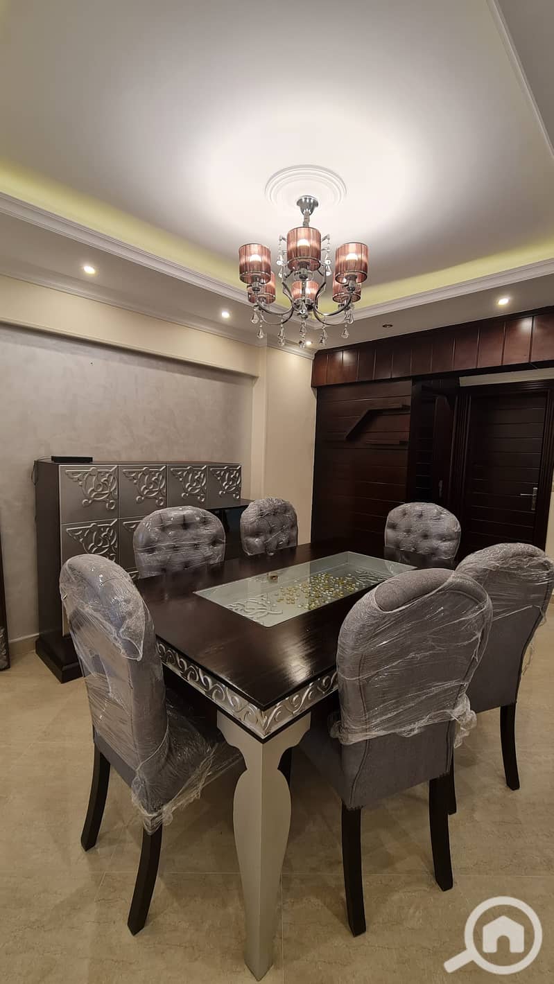 4 9a56e468-1fd5-4a72-9d0e-23a03390c53f. jpeg