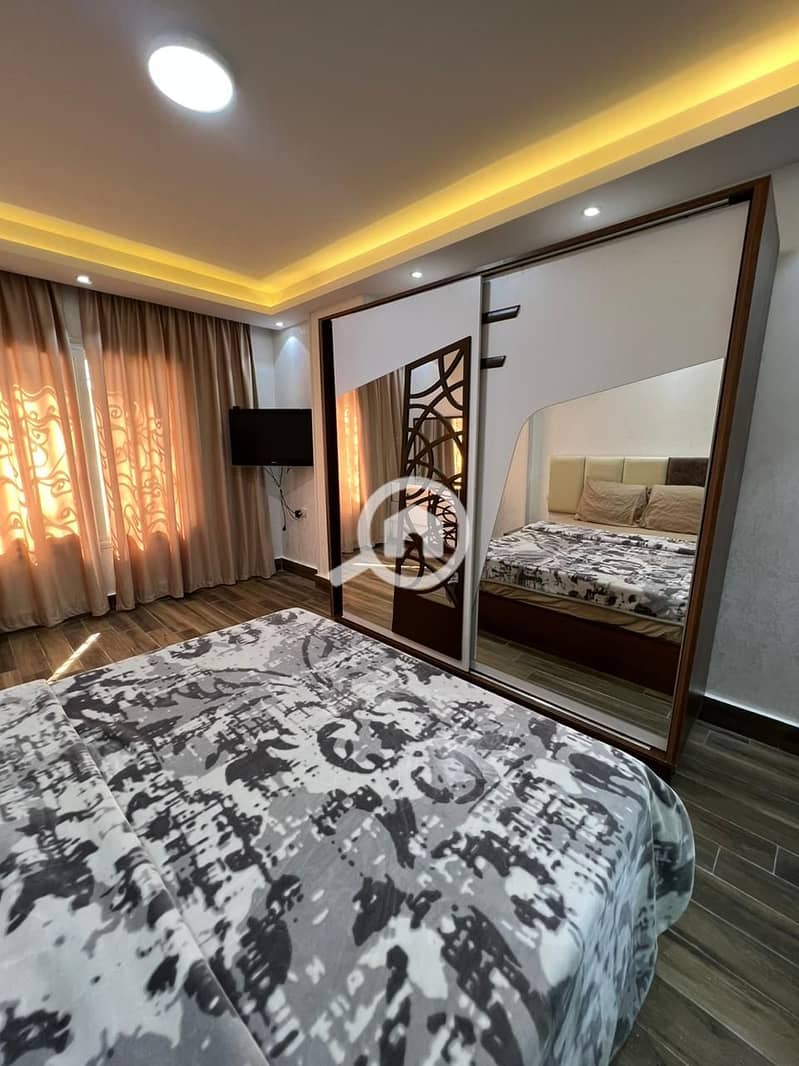 10 f498d5f7-18c7-4e35-8d9e-3d5a05f4e513. jpeg