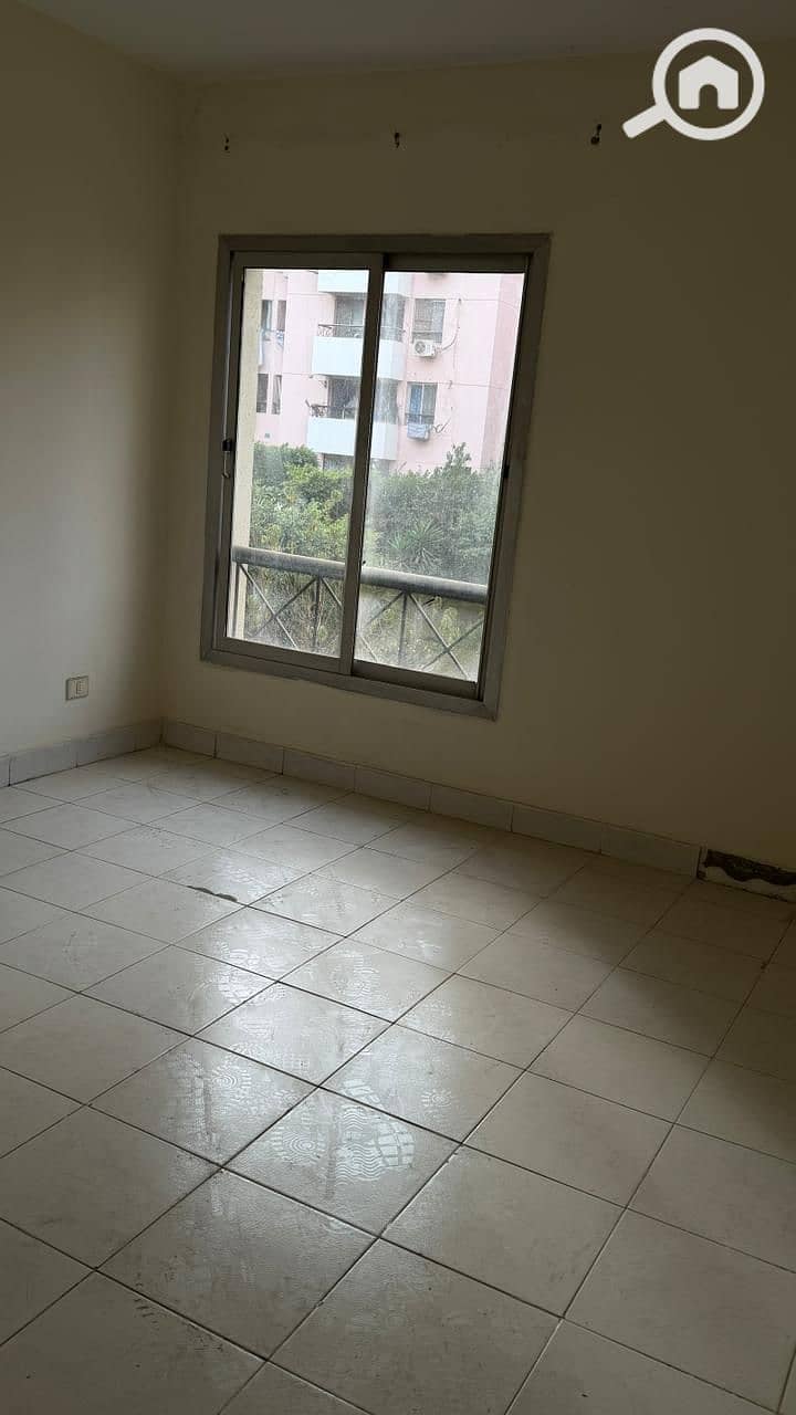 3 4e112d5f-a721-42e3-bb6a-6f499b25616a. jpeg