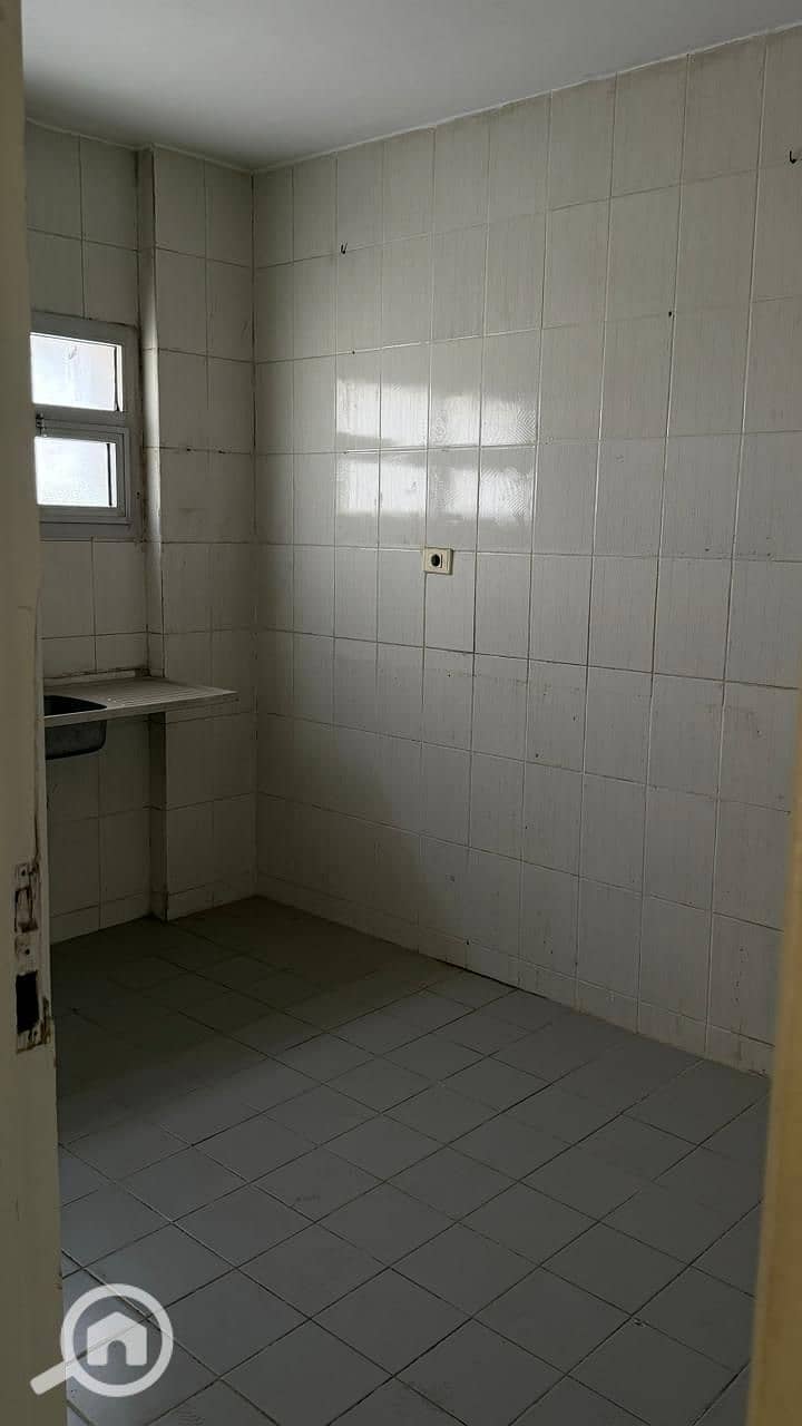 10 f58e5000-1f13-4b66-97dc-16859d871ae3. jpeg