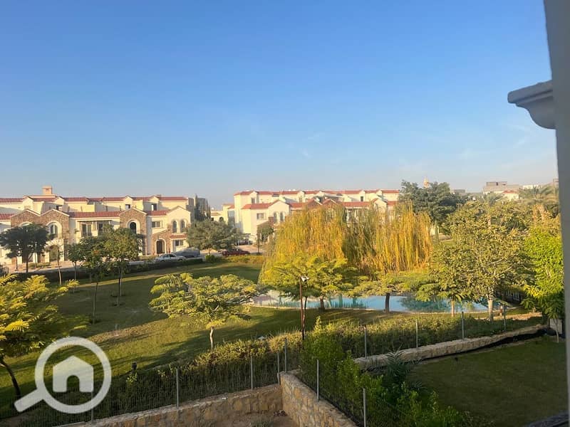 10 eaeae67e-1d13-4076-8bb8-702df1293944. jpeg