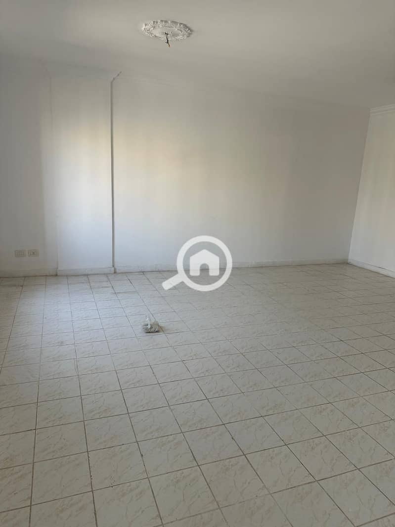 7 834e9c1c-d7cf-4977-8391-8304447428dd. jpeg