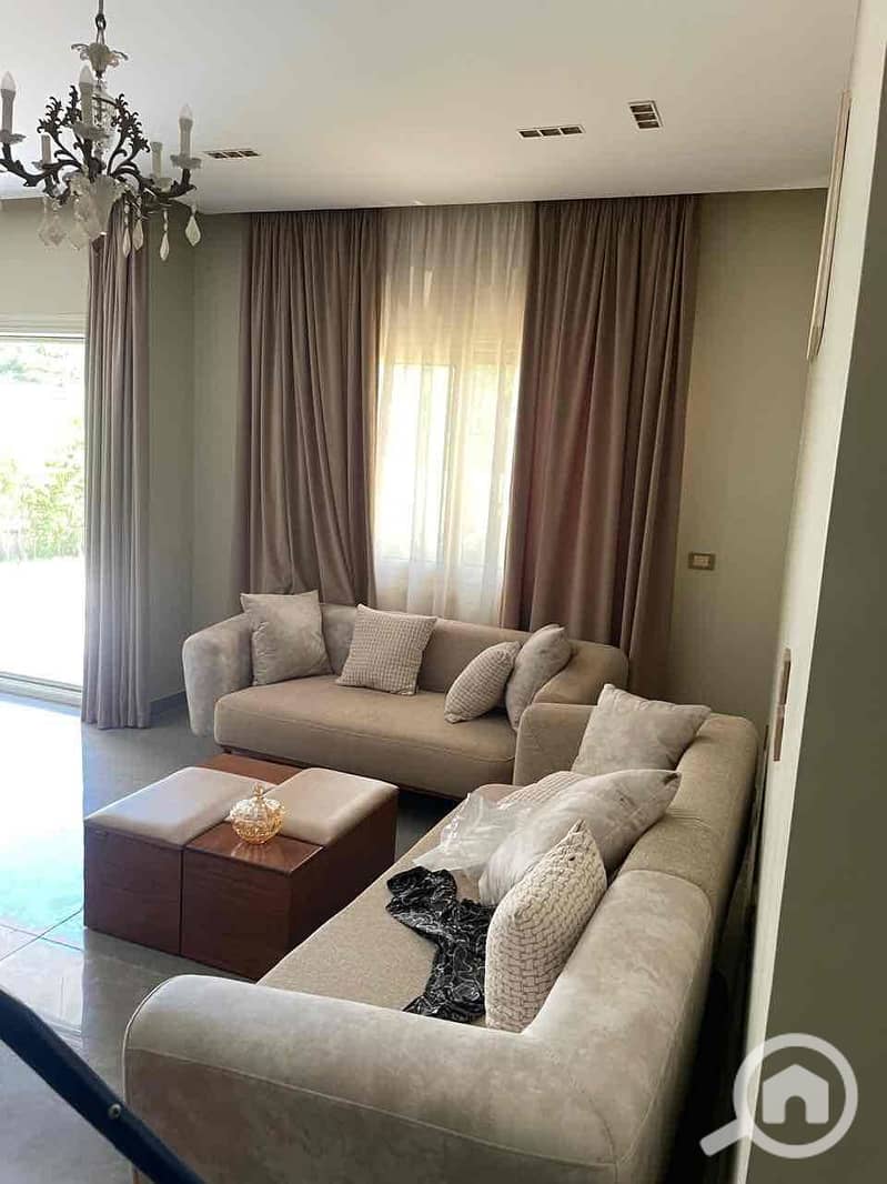 12 c87b529f-aa01-486e-bcad-45dc4978e84d. jpg