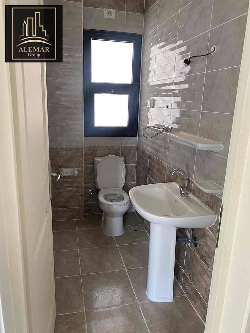 7 5eec782b-1330-447a-8864-a76af8d3b783. jpg