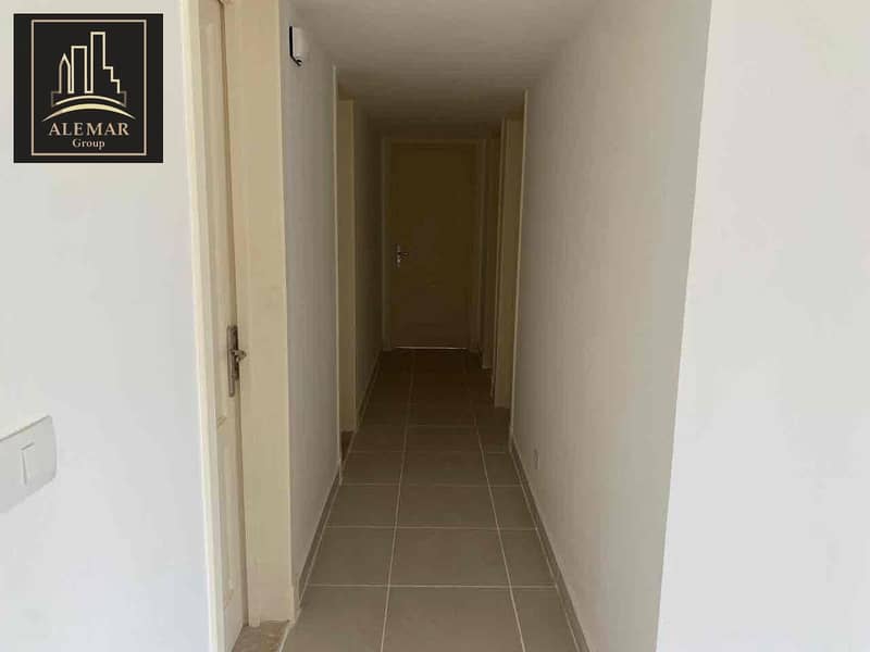 10 8bd88581-6f3b-451a-b5b7-23c212f598cc. jpg