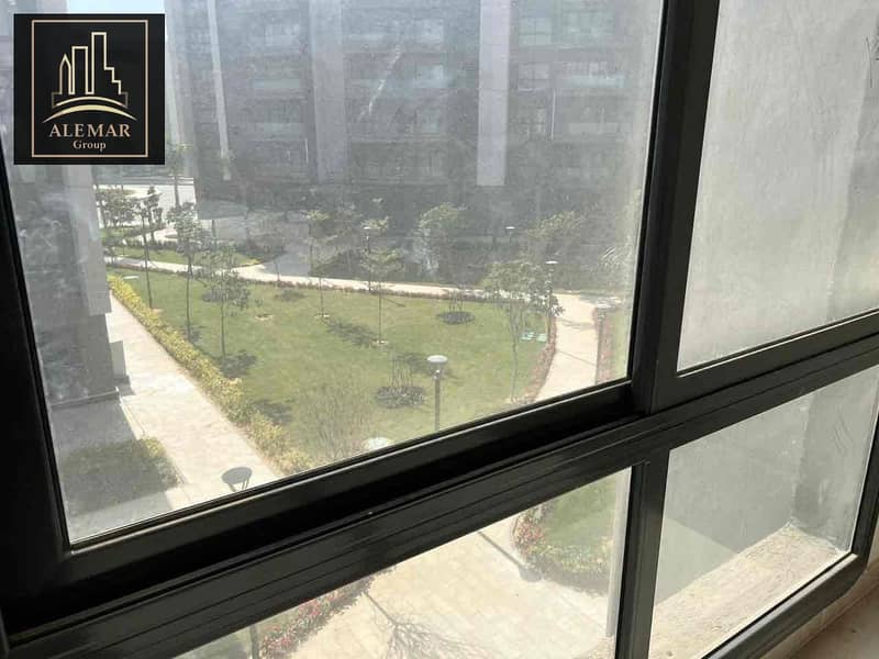 2 6f6335a6-08b4-429e-8092-10c6e37a4a20. jpg