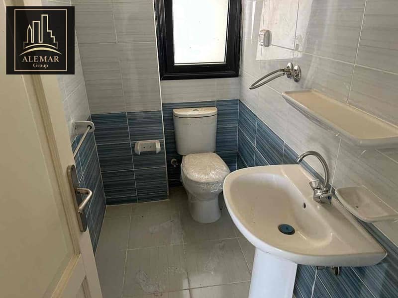 10 d721a8cb-d700-487f-b98a-2278ddc5df83. jpg