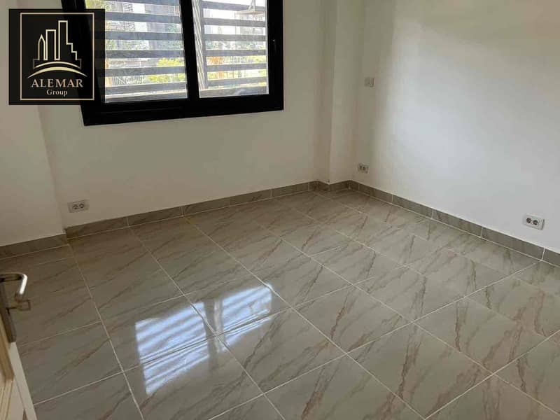 12 1d496c63-20cc-43e3-a9d0-2ff3ec71e4f6. jpg