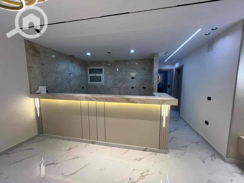 12 d5b3e418-d753-4868-b4d3-ce4ce8e1d0c7. jpg