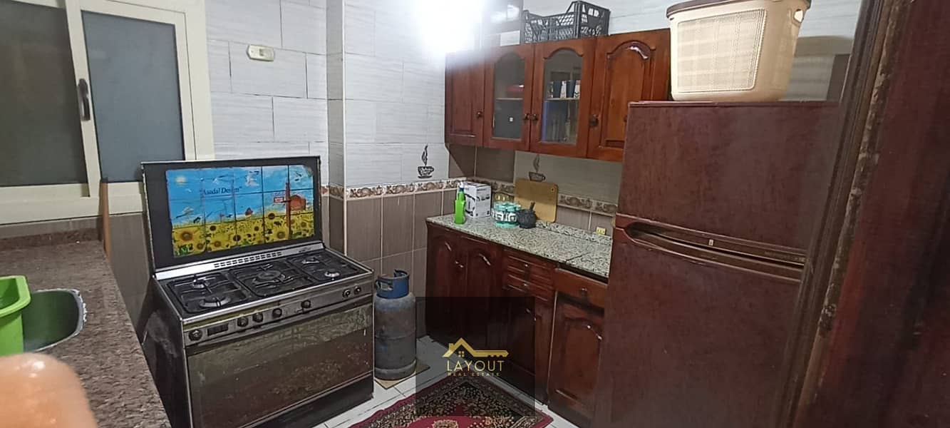 5 e7300e02-623c-40e0-901b-f36f72cf1745. jpg