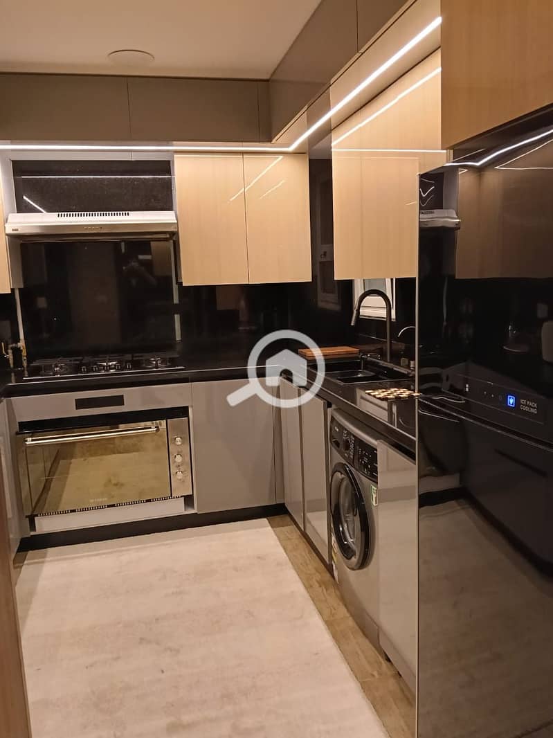 3 117b8228-4707-4087-9882-571ef8104d57. jpeg