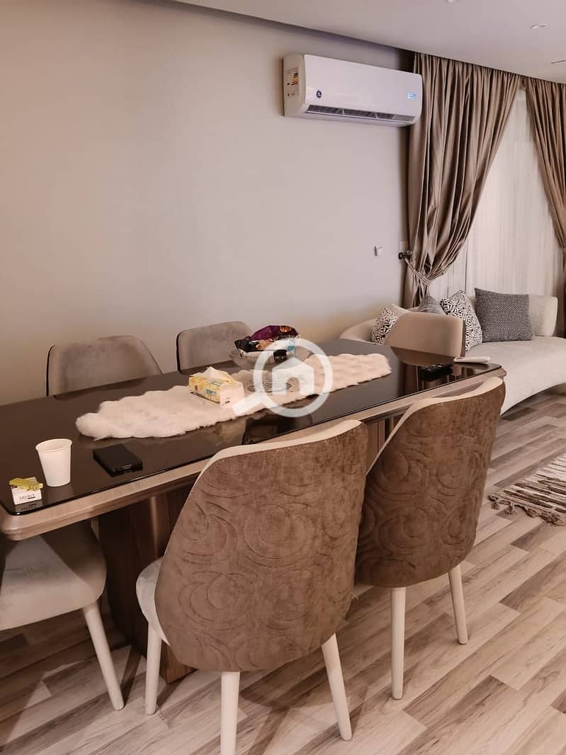 4 3b365859-8018-4b66-8df0-bd8f639e3036. jpeg