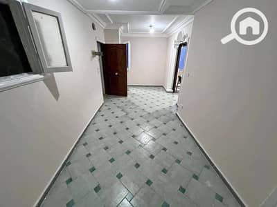 فلیٹ 3 غرف نوم للايجار في لوران، الإسكندرية - 01. png