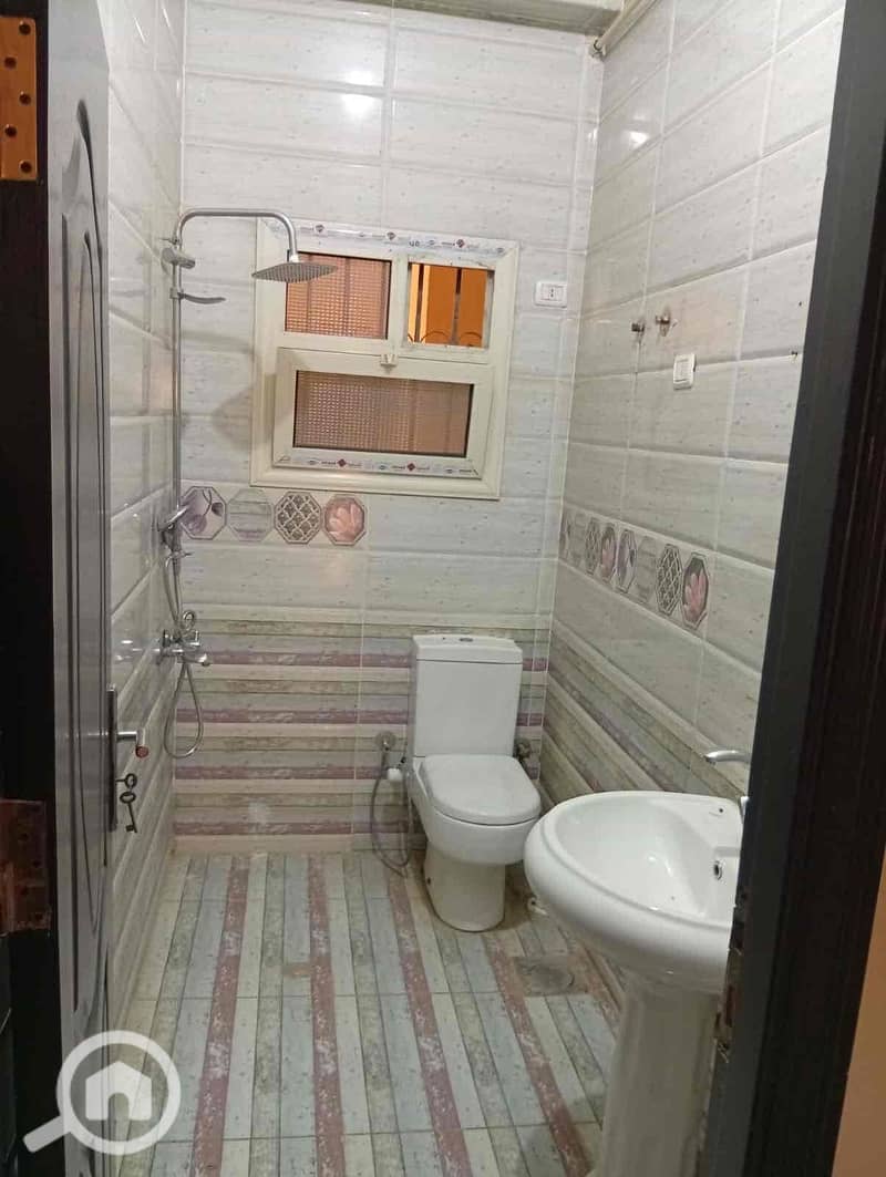 8 b9c40a50-3ffc-4427-b725-3938faebae89. jpg