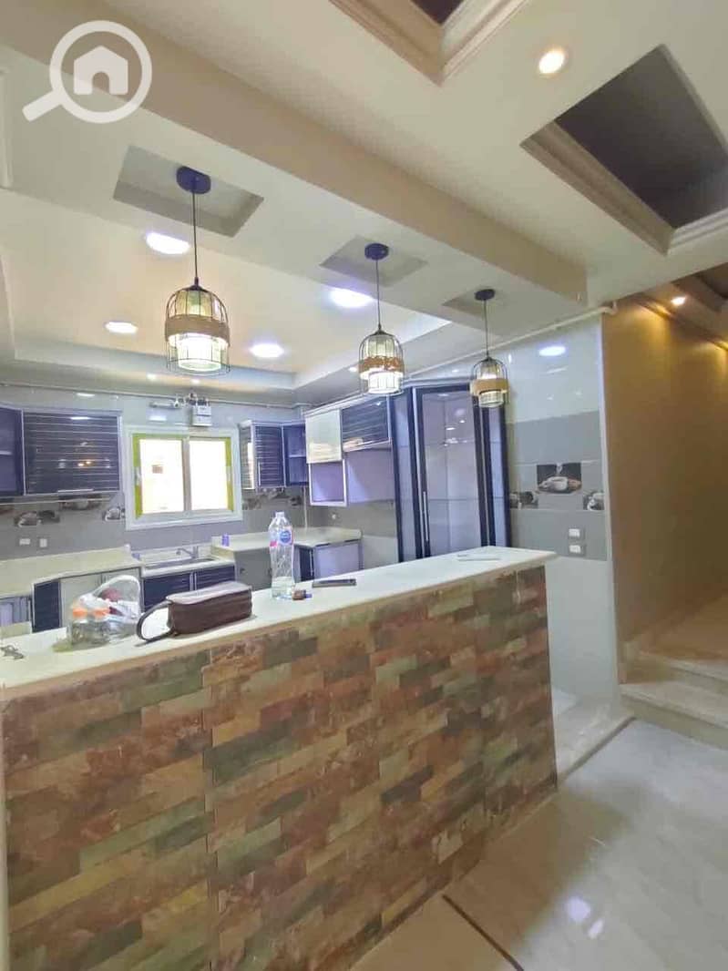 4 5446b9a2-f688-49a7-94cd-6aa8f23f500b. jpg