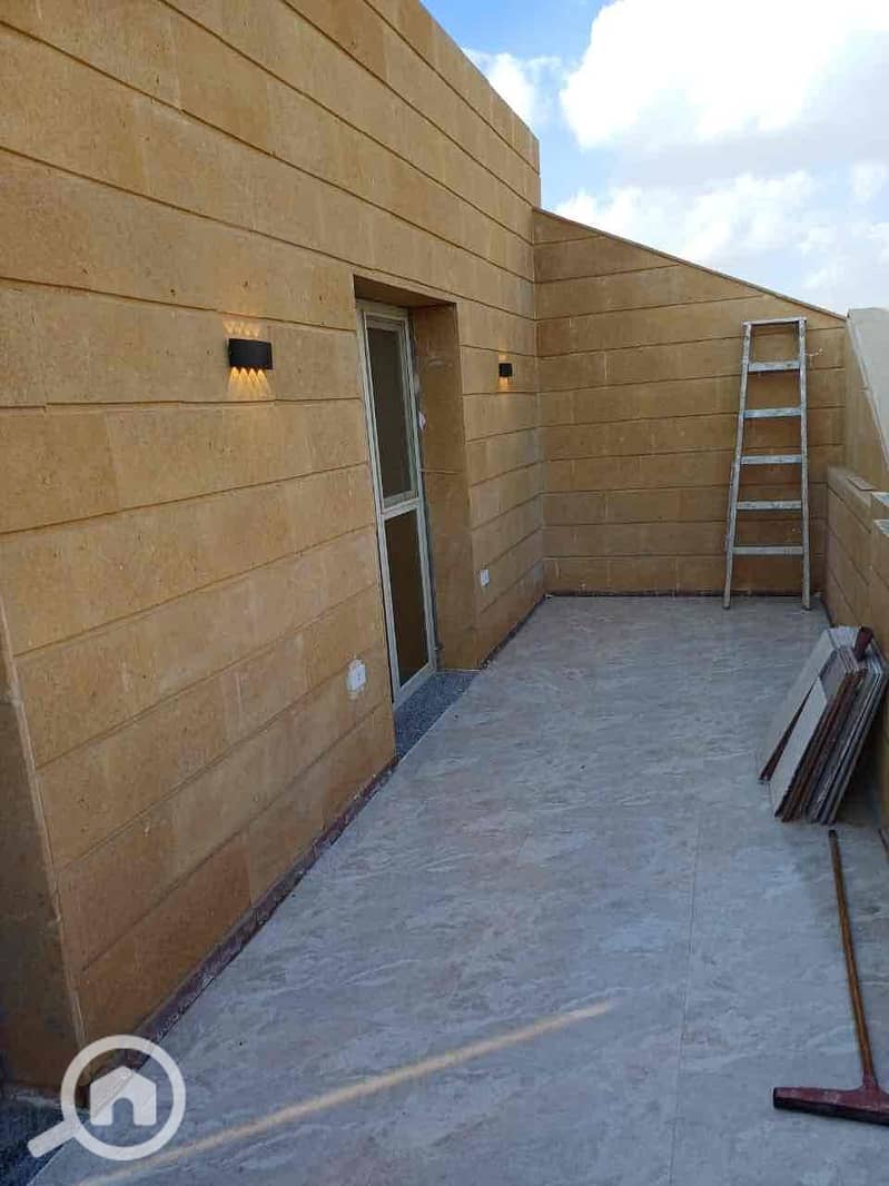 4 0753cbee-a401-42ce-8a9d-8ec42e5d832f. jpg