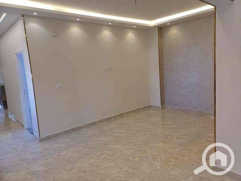 5 ff7033e4-1051-421a-bd43-67b2e13f72f4. jpg