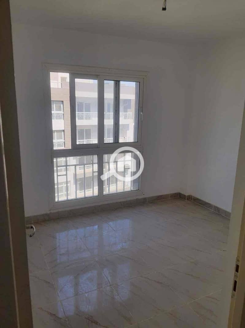 8 df8e680a-700d-4d98-8733-b5edde589a43. jpg