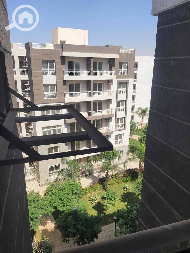 10 fb0078a4-a2b1-4875-8282-add14a2fd94a. jpg