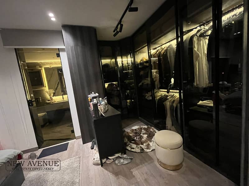 6 cfd2f12a-1b9a-4dec-90eb-023a183f9475. jpg