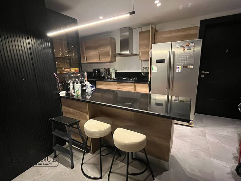 10 f91baa8c-235a-44b1-938b-e0ce15c14da1. jpg