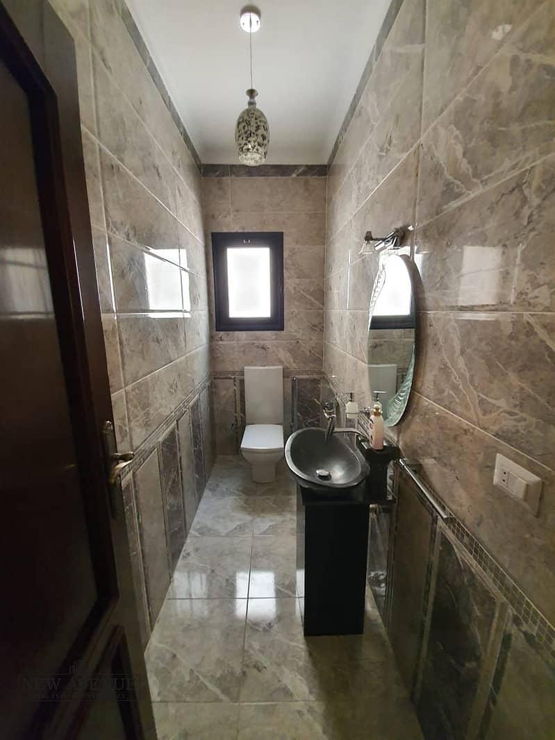 7 12e17609-5f84-4e5f-8aeb-91927105a5ac. jpg