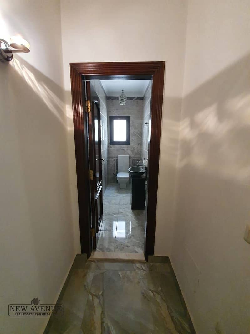 14 da66baf8-5ae8-43f9-8f93-ca882c8933e7. jpg