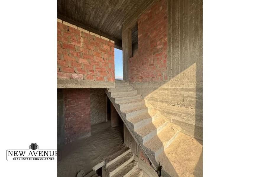 8 56112b3c-802e-44b1-bc90-9e0c3ffc5726. jpg