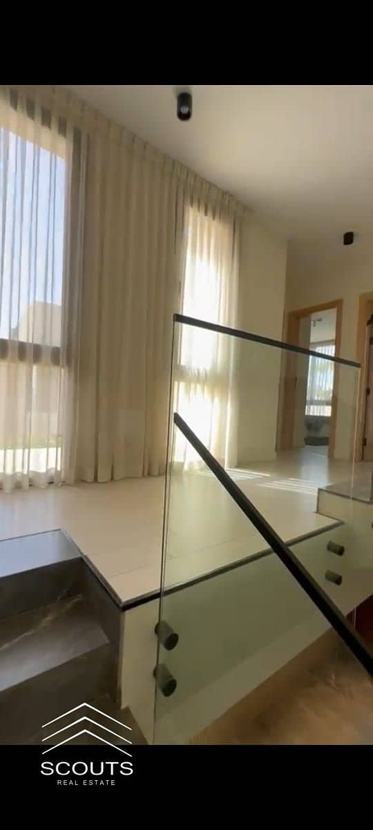 4 f54d4059-3d12-4b33-94af-6574e6546688. jpg