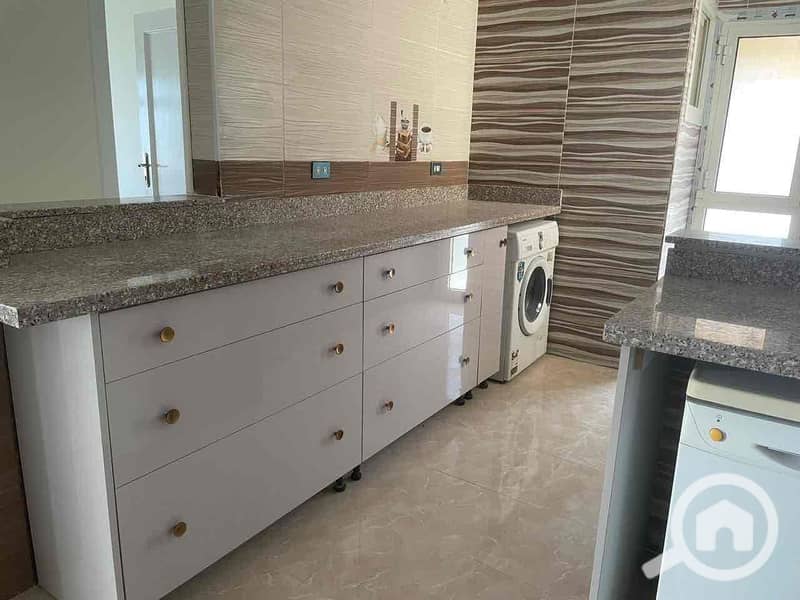 2 1ee3eefb-8d4f-400d-b8f9-a87ae4e3b111. jpg