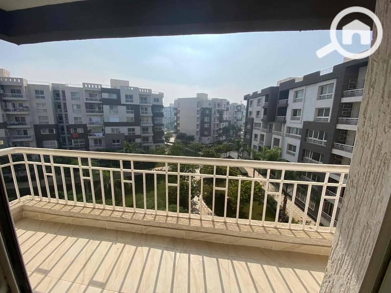 7 8b8326b0-1443-41ad-b94d-d2c00c2590a0. jpg