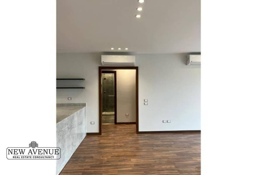 4 e978ff24-0107-4e37-8696-4298d082f2ed. jpg