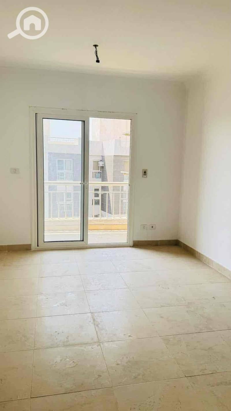 4 d9b4f071-9f31-4dbe-b782-31371fdff582. jpg