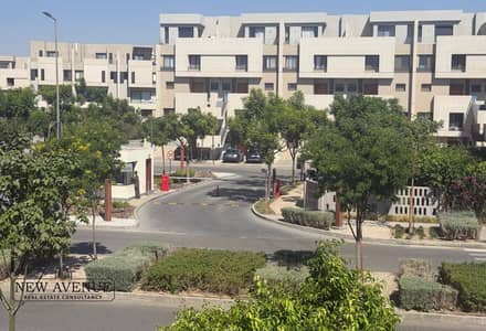 4 Bedroom Townhouse for Sale in Shorouk City, Cairo - b831a1fd-cadf-4402-bc8c-20671d9574d5. jpg 4 Bedroom Townhouse for Sale in Shorouk City, Cairo - b831a1fd-cadf-4402-bc8c-20671d9574d5. jpg