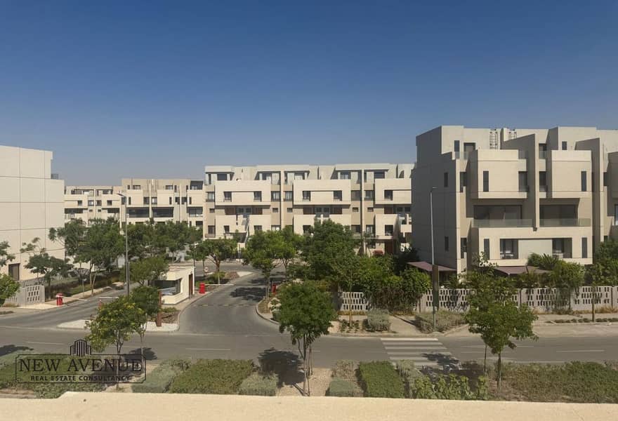 10 d9264524-62a7-421a-a9a4-c8f8d3bf48cc. jpg