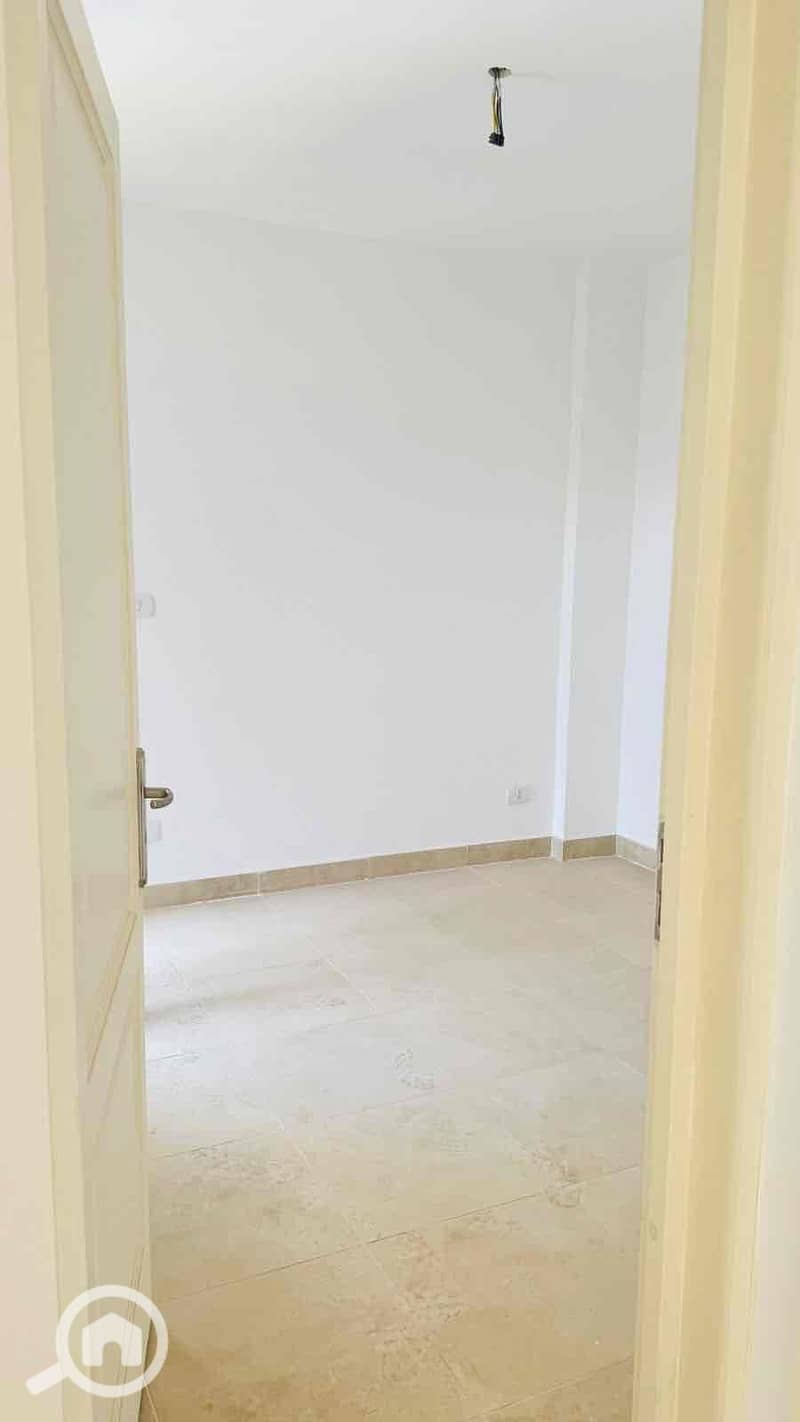 8 05e59337-2538-47c5-9aa5-33065df81524. jpg