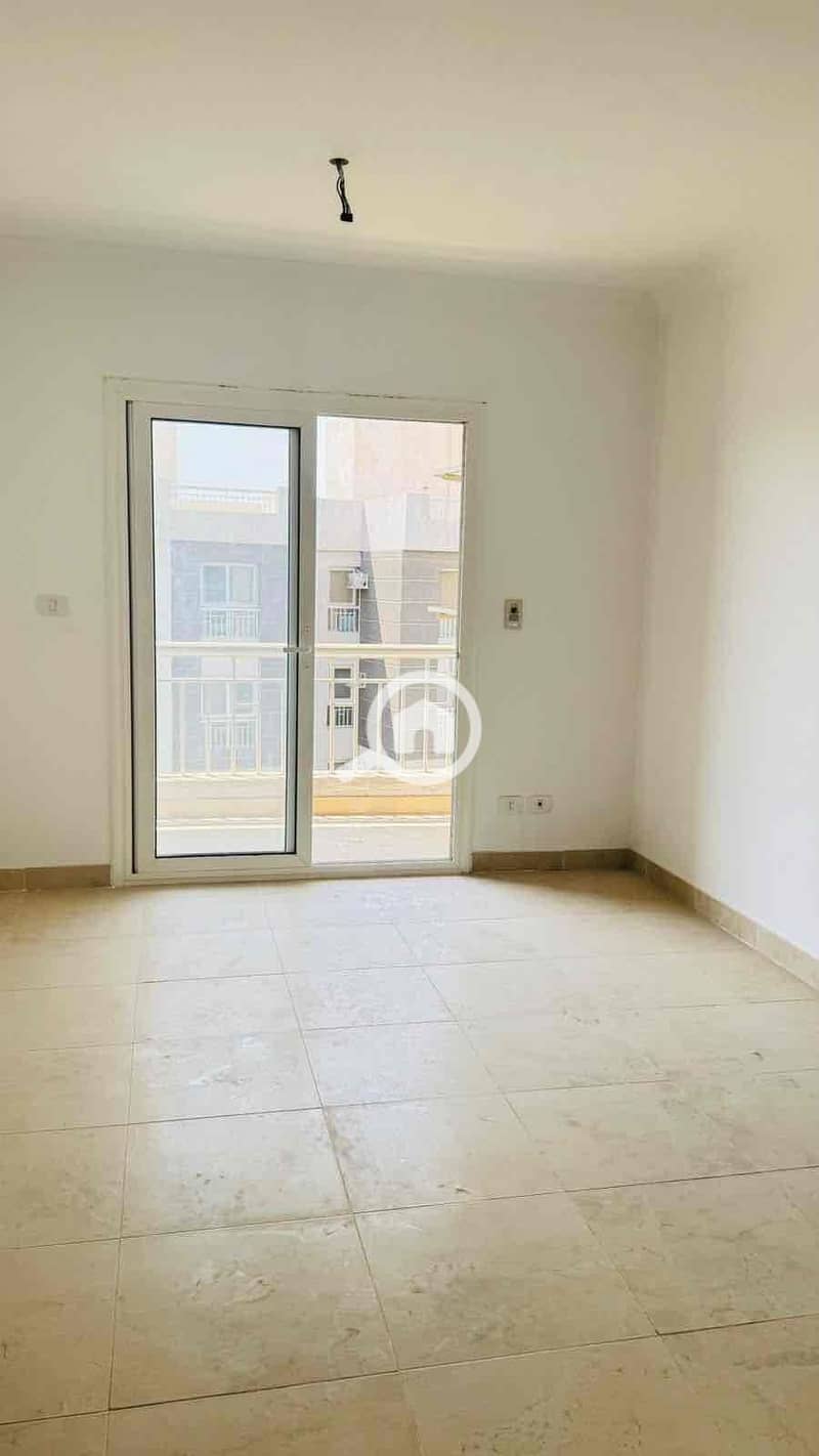 10 d9b4f071-9f31-4dbe-b782-31371fdff582. jpg