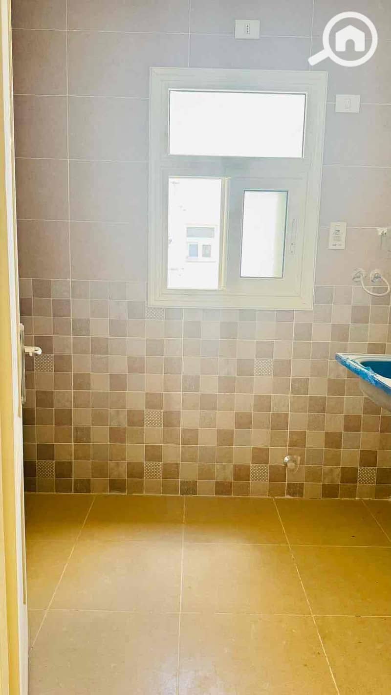 11 0a9943c2-cee0-4688-87c0-4d7808d70fc5. jpg