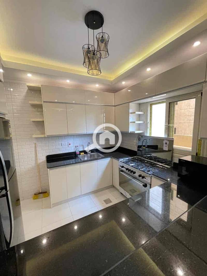 8 e58ea214-4771-446c-b105-595b0eb50329. jpg