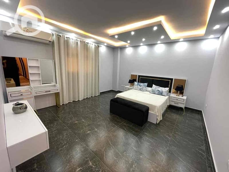 10 0818f302-f162-47a5-8e9b-c35f1ef3de82. jpg