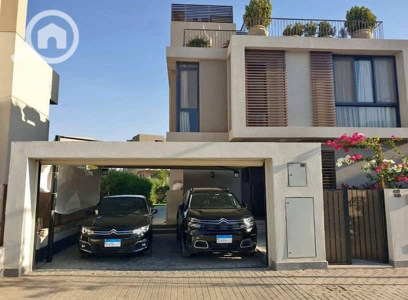 3 FB_IMG_1762481580618. jpg