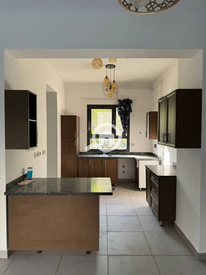 8 562436509_4298575070372607_4424598447273188885_n. jpg