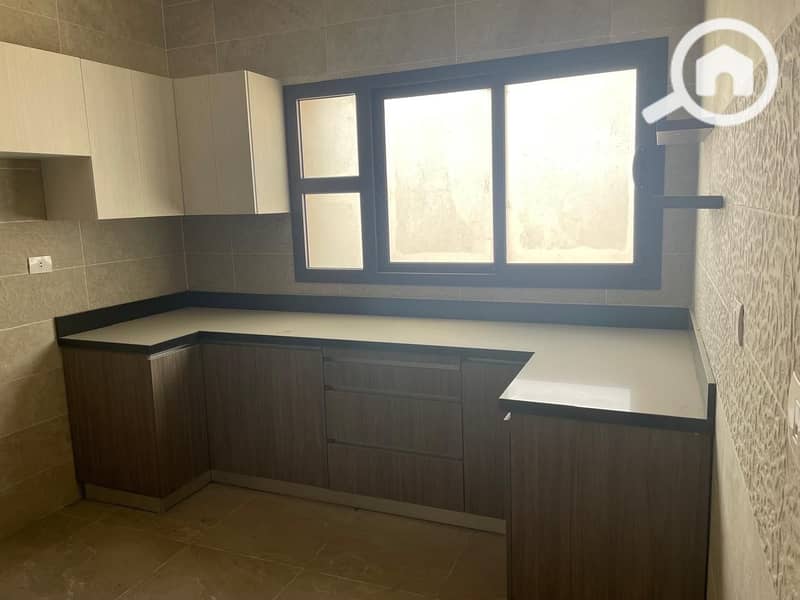 4 da504d72-53c5-48b7-8039-f3f16f5e6345. jpeg