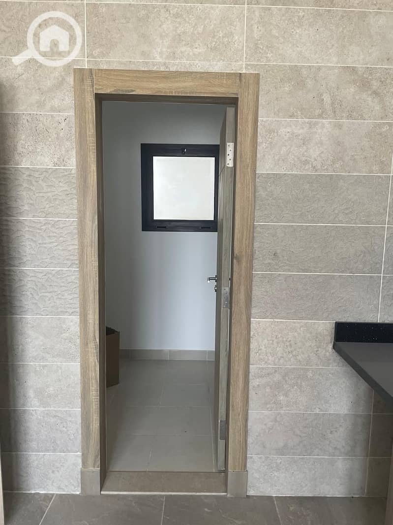 5 0e099958-dafc-4d52-9800-ca199add41e6. jpeg