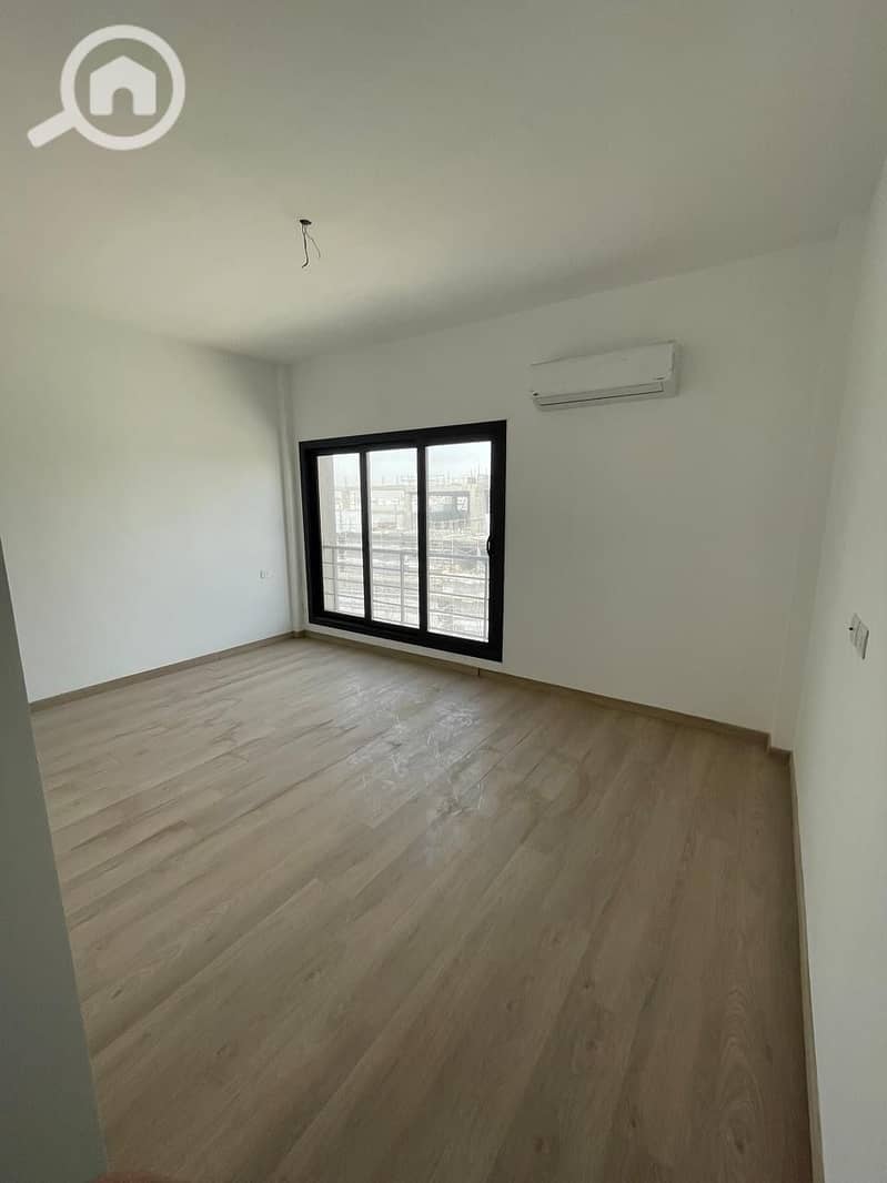 10 2a51dee5-c003-4e09-b330-fab96824a330. jpeg